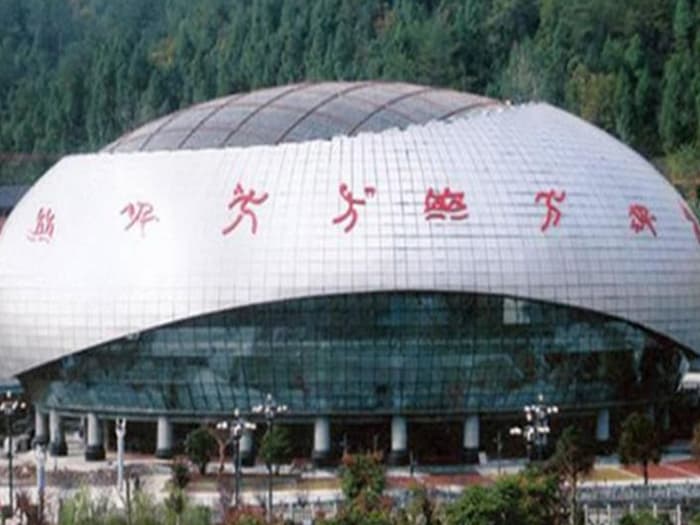 眉山体育中心球形网架加工安装