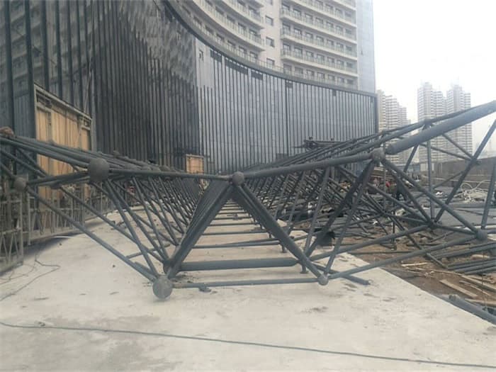 眉山万豪酒店雨棚网架